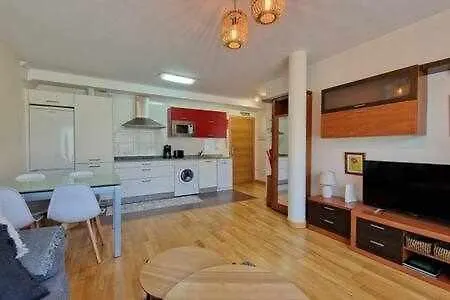 Apartamento Con Piscina شقة *